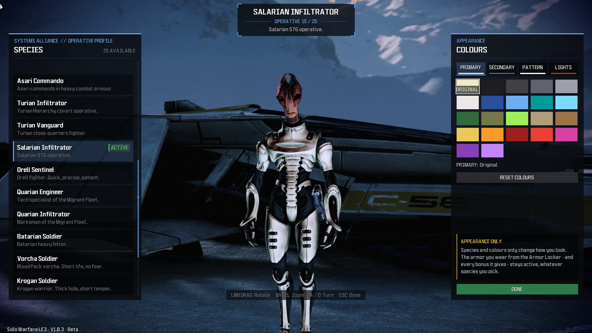 A salarian operative in white armor appears between the species selector and color controls in Solo Warfare LE3.